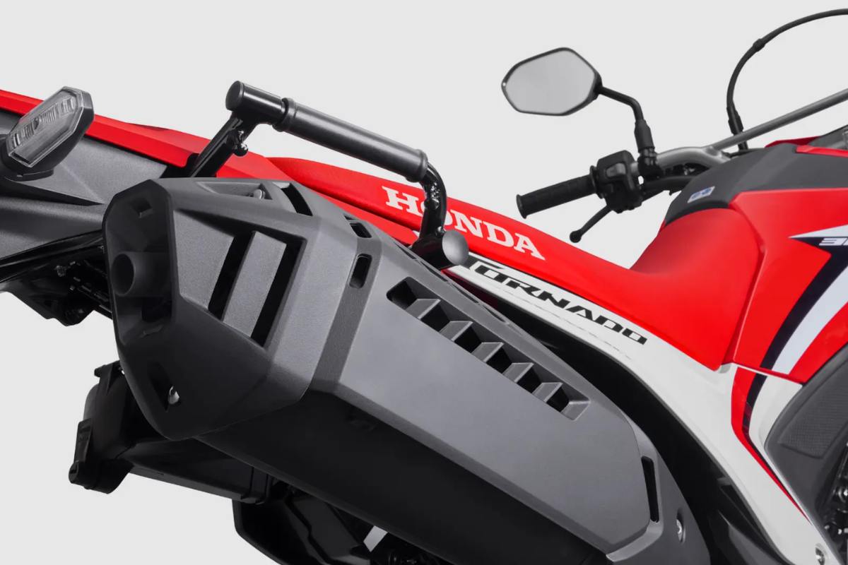 Honda Tornado- foto 1