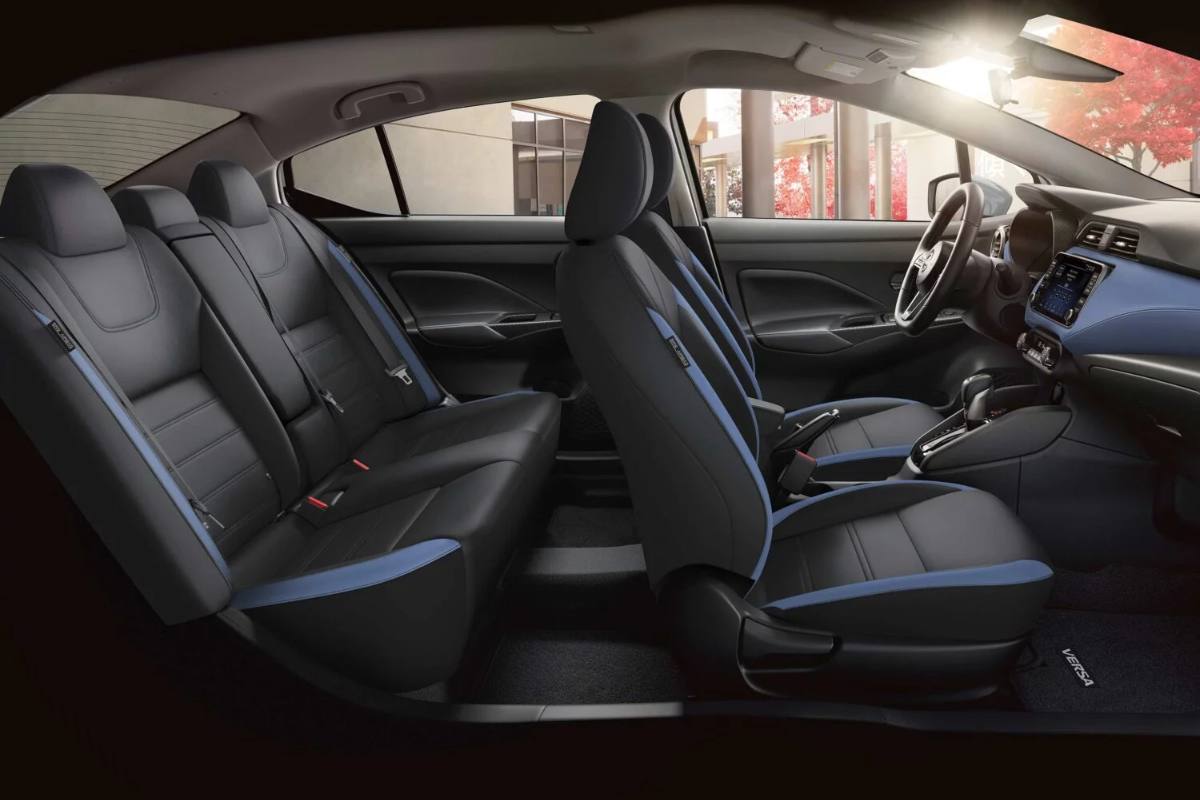 Nissan Versa - foto 2