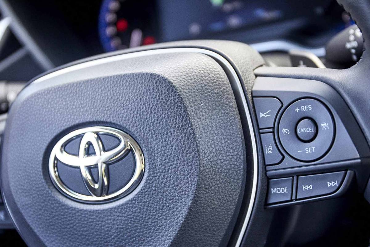 Toyota Corolla Cross - foto 2 (1)