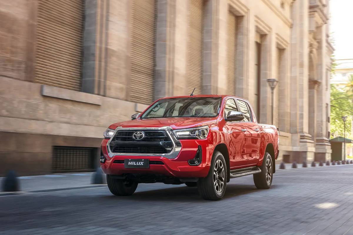 Toyota Hilux 4x4 - foto 1